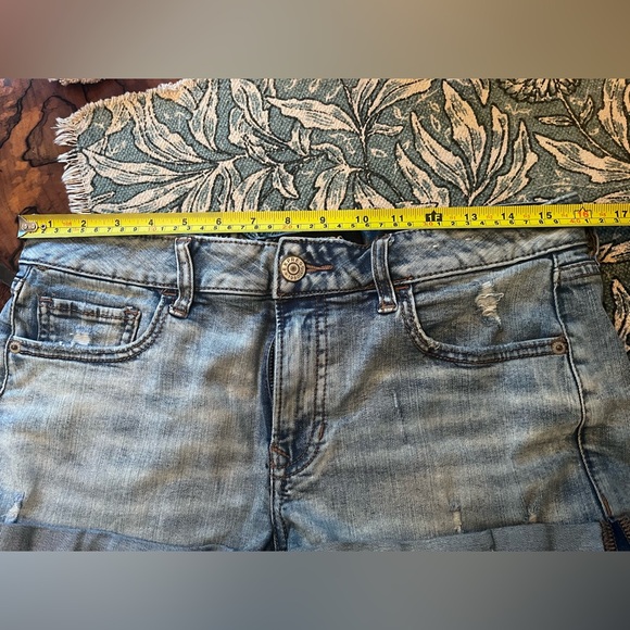 Express Size 8 Stretch Shortie Relaxed Low Rise Jean Shorts - Picture 7 of 7